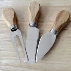 Engraved Dotty Mr And Mrs Wooden Heart Cheeseboard Set 8 Engraved Dotty Mr And Mrs Wooden Heart Cheeseboard Set -Gifts Shop engraved dotty mr and mrs wooden heart cheeseboard set p 11928 4