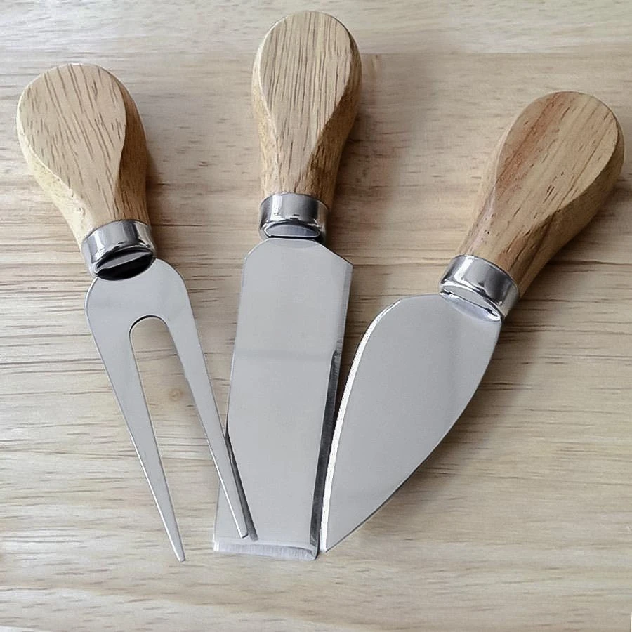 Engraved Dotty Mr And Mrs Wooden Heart Cheeseboard Set 5 Engraved Dotty Mr And Mrs Wooden Heart Cheeseboard Set - Image 3